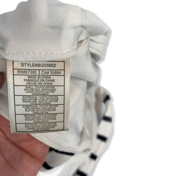 𝅺BB Dakota Striped Tie Front Crop Top - Picture 6 of 8